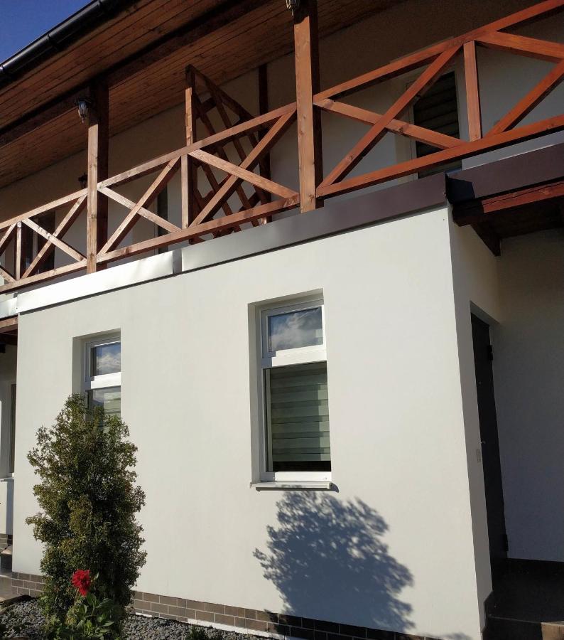 Nestg Guest House Pilipets Екстериор снимка