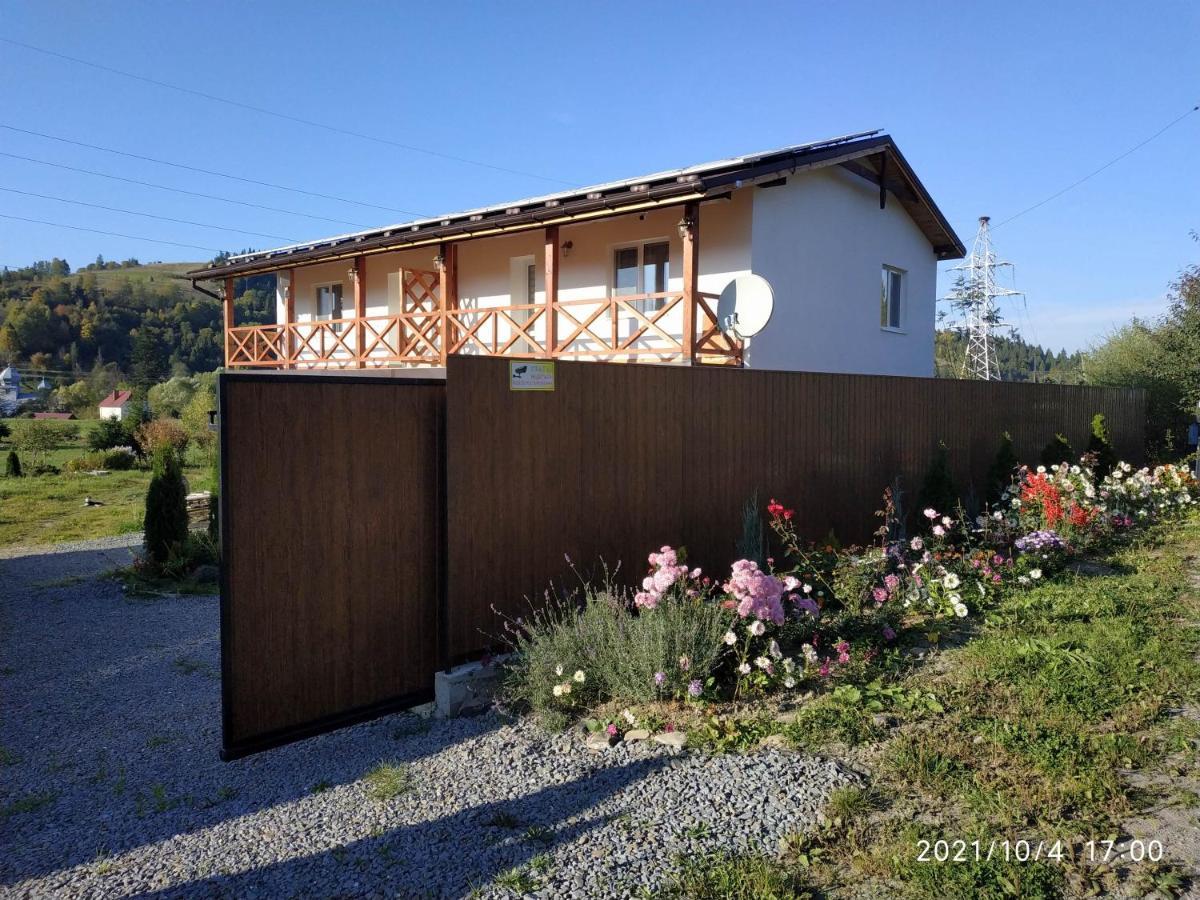 Nestg Guest House Pilipets Екстериор снимка