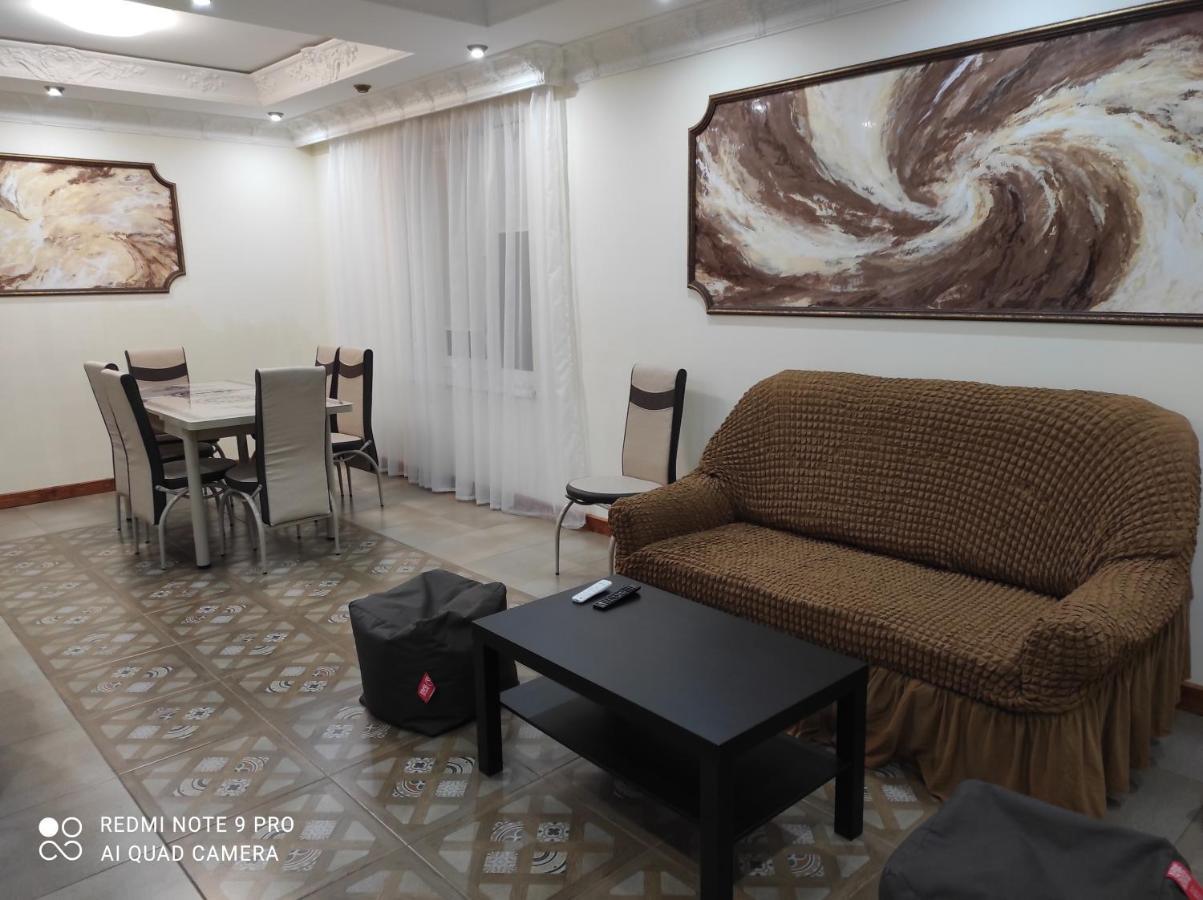 Nestg Guest House Pilipets Екстериор снимка