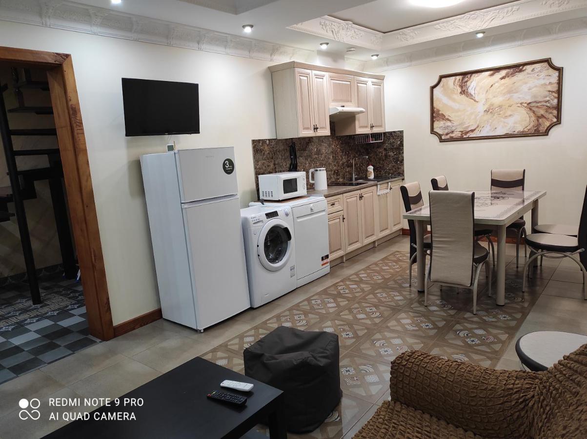 Nestg Guest House Pilipets Екстериор снимка