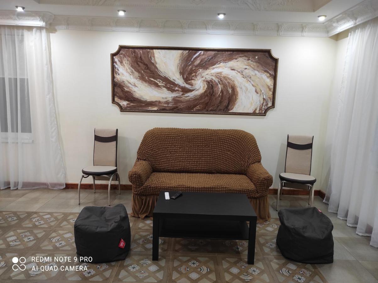 Nestg Guest House Pilipets Екстериор снимка
