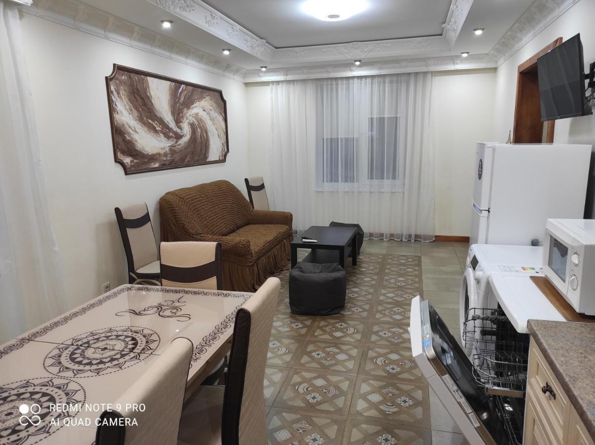 Nestg Guest House Pilipets Екстериор снимка
