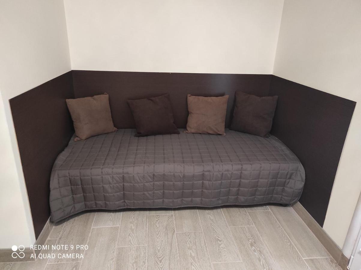 Nestg Guest House Pilipets Екстериор снимка
