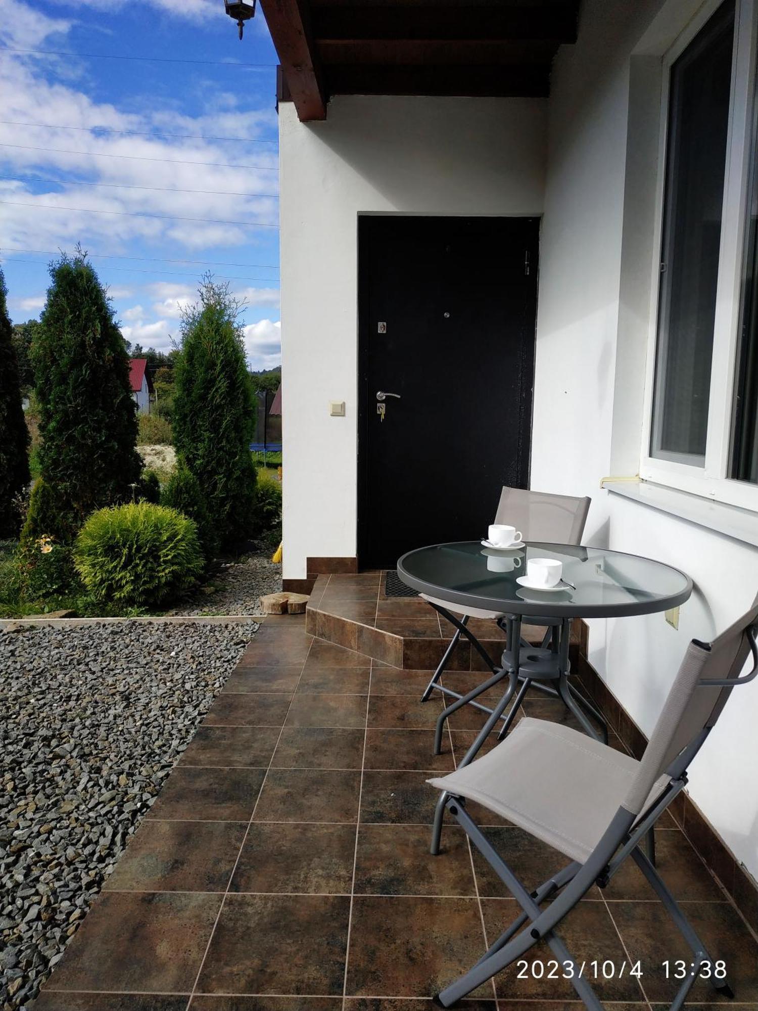 Nestg Guest House Pilipets Екстериор снимка